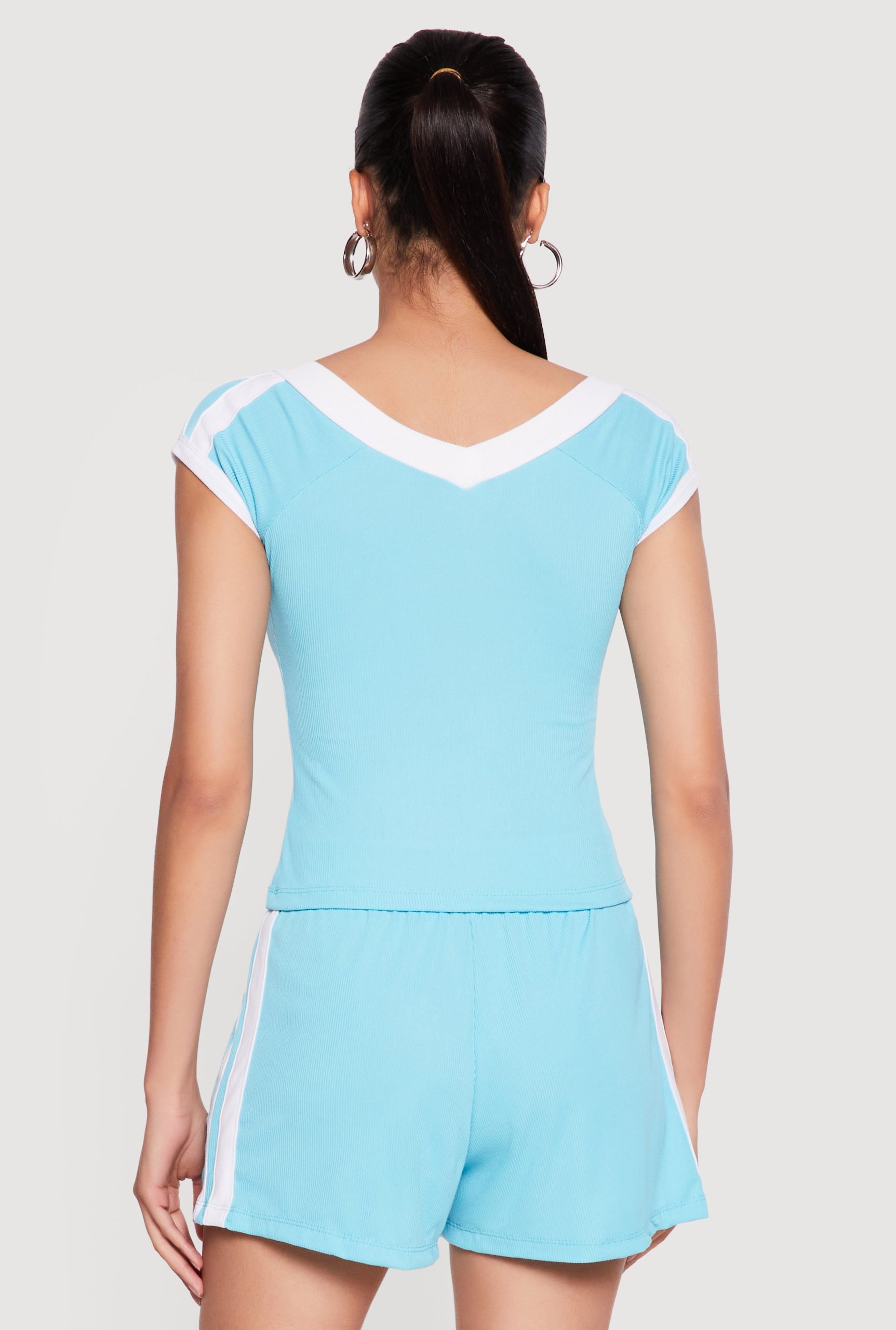 Contrast Trim Brooklyn Graphic V Neck Tee - Image 5