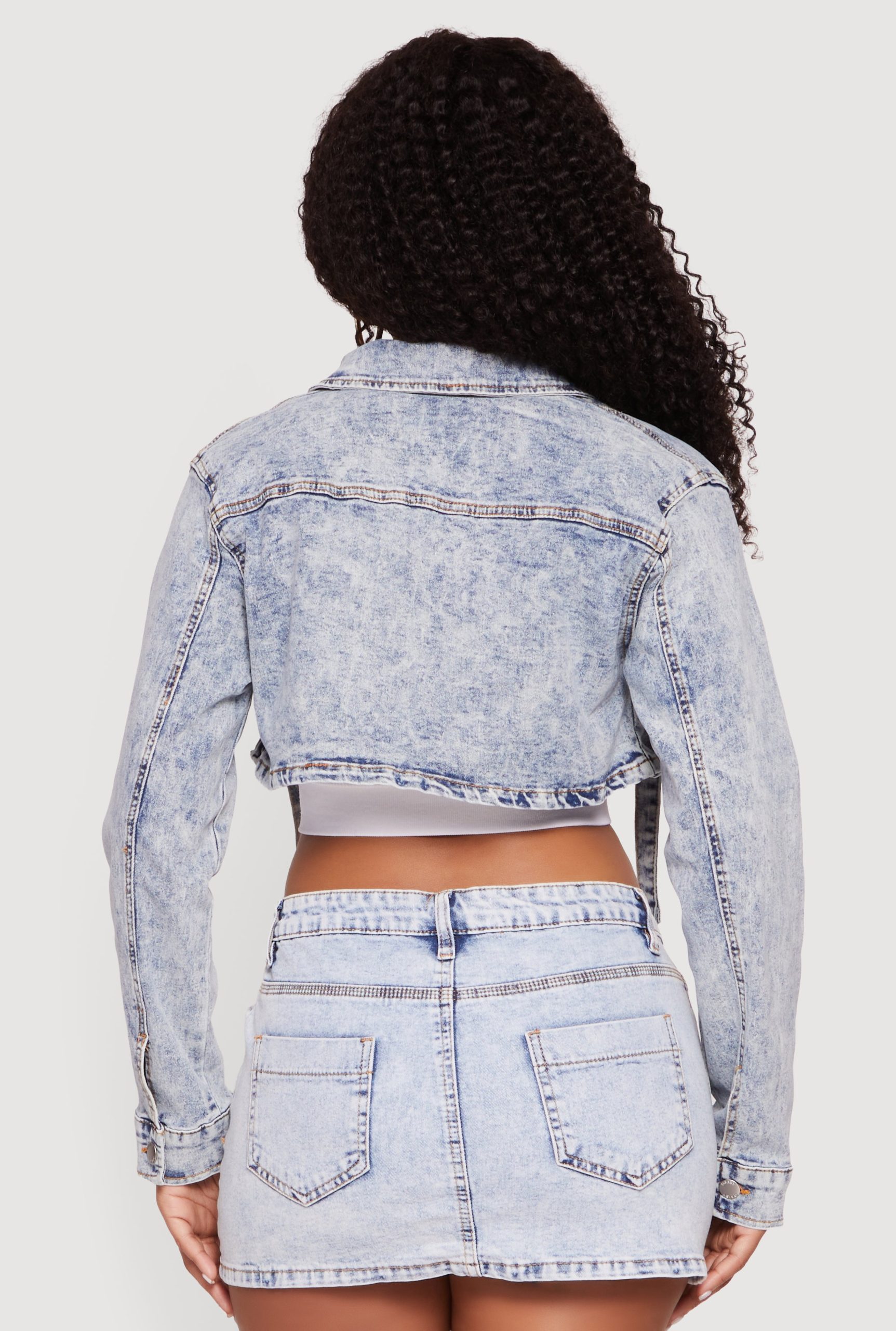 Stone Wash Cargo Pocket Cropped Denim Jacket - Image 5