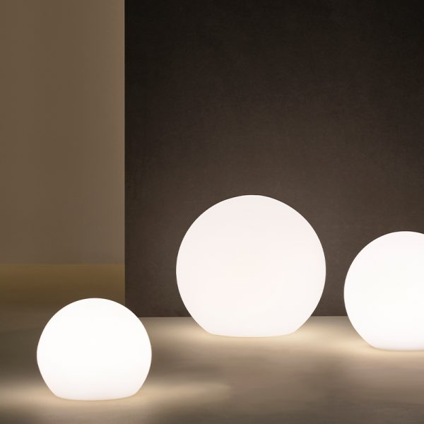 Villa Collection Maane LED lampe m. solar hvid 30x28 cm