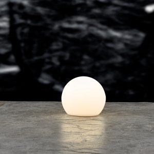 Villa Collection Maane LED lampe m. solar hvid 20x18 cm